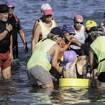 Marche aquatique : démonstration exercices de sauvetage