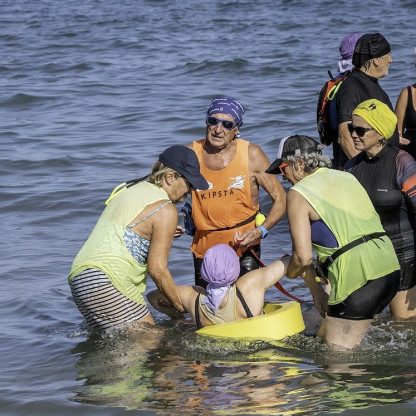 Marche aquatique : démonstration exercices de sauvetage
